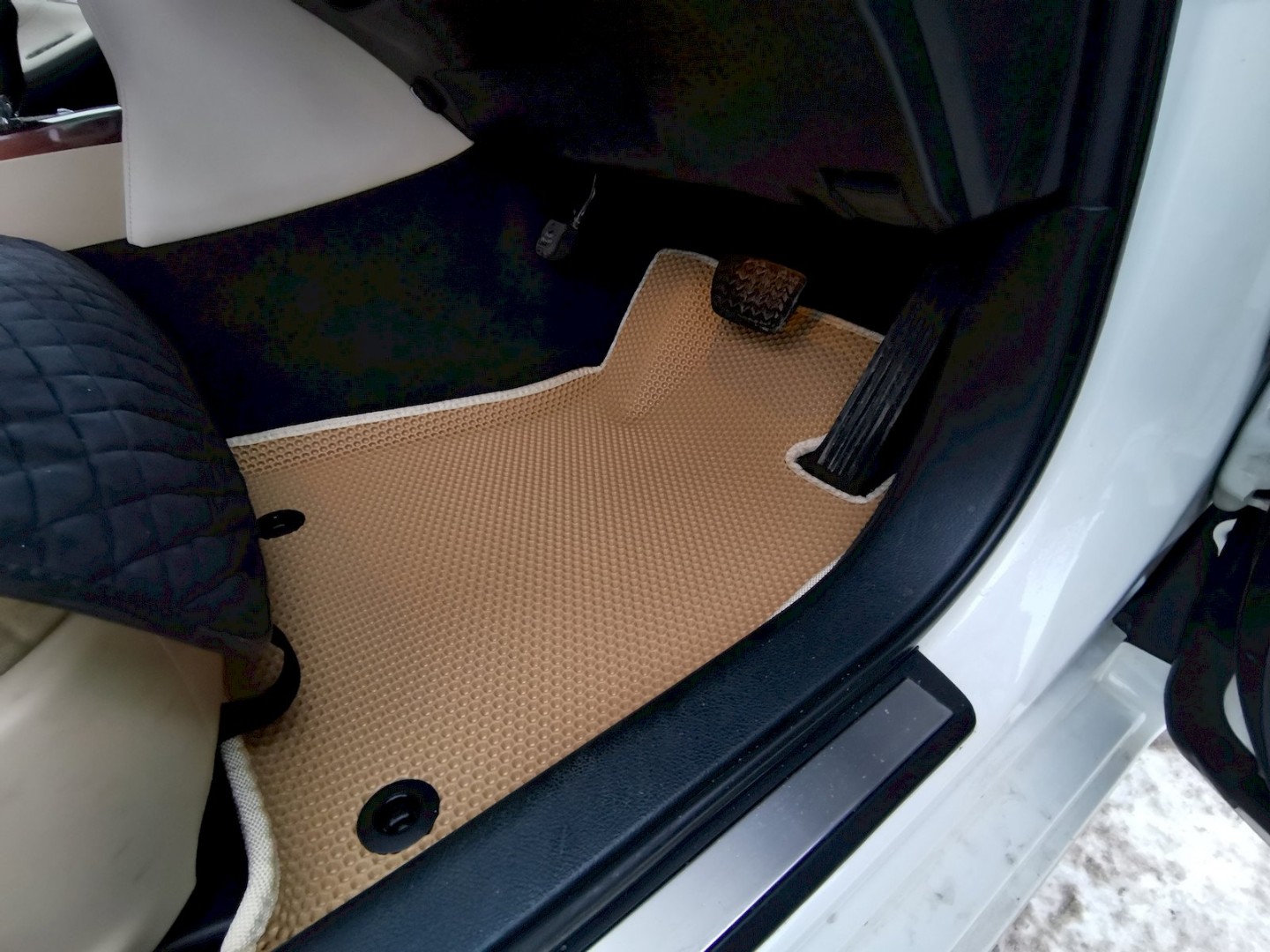 EVA автоковрики для Toyota Crown (S210) Hybrid задний привод 2012-2018 — J-Azo3HLuSw resized